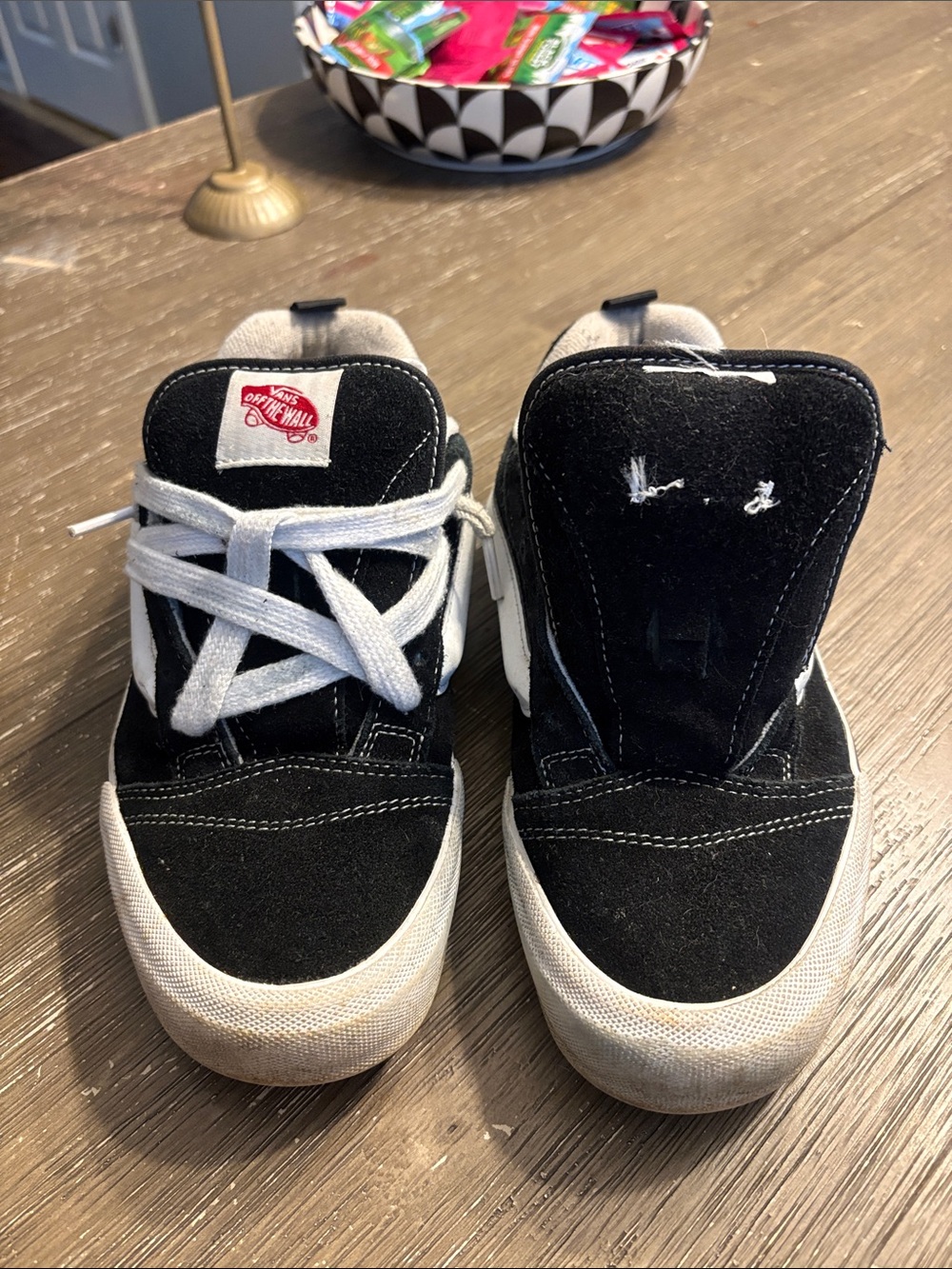Men's 8. Women 9.5